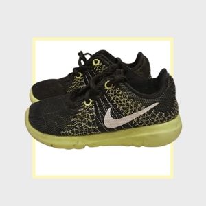 Nike toddler/baby size 6 sneakers